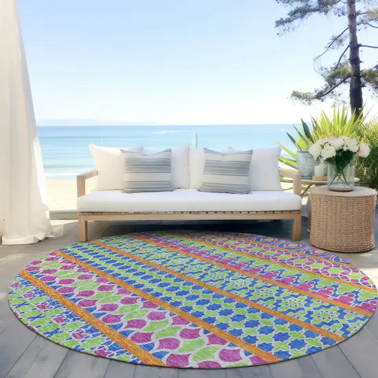 8' Blush Blue And Lime Green Round Quatrefoil Washable Indoor Outdoor Area Rug Photo 7