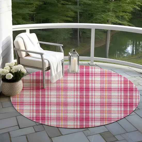 8' Blush Ivory And Copper Round Plaid Washable Indoor Outdoor Area Rug Photo 5