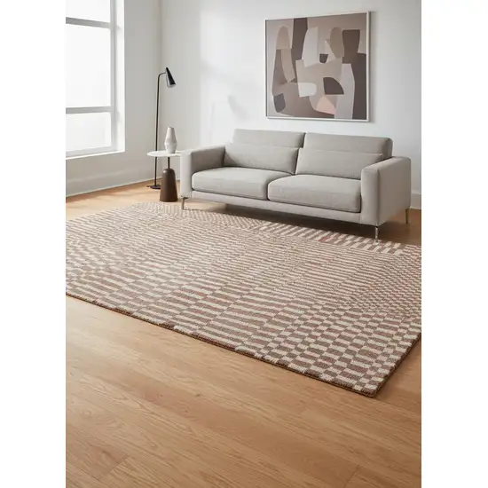 8' Brown And Beige Geometric Berber Washable Round Rug With UV Protection Photo 1