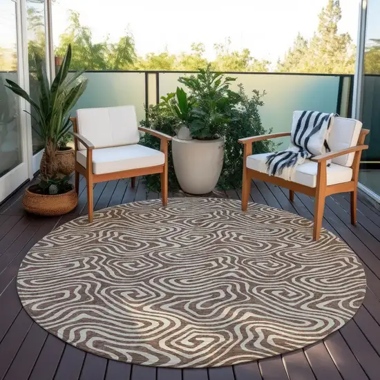 8' Brown And Beige Round Abstract Washable Indoor Outdoor Area Rug Photo 5