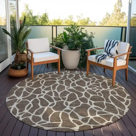 8' Brown And Beige Round Geometric Washable Indoor Outdoor Area Rug Photo 6