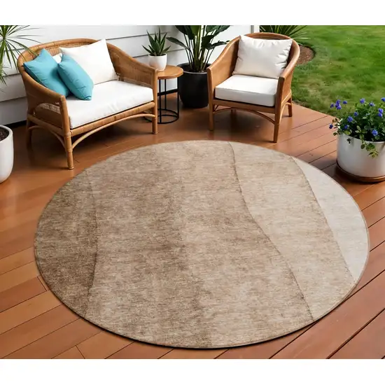 8' Brown And Beige Round Ombre Washable Indoor Outdoor Area Rug Photo 1