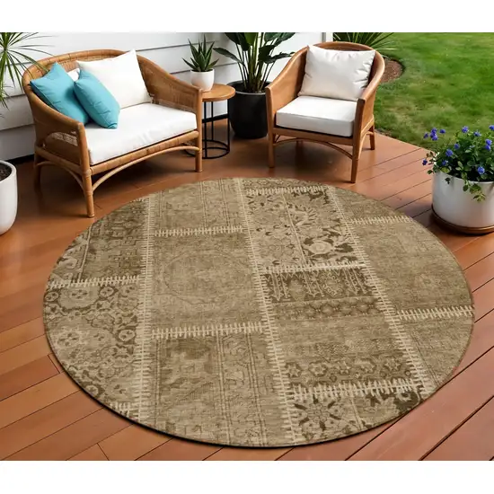 8' Brown And Beige Round Patchwork Washable Indoor Outdoor Area Rug Photo 1