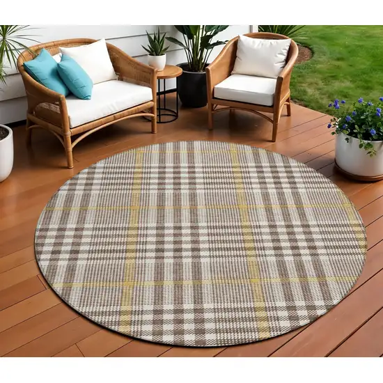 8' Brown And Beige Round Plaid Washable Indoor Outdoor Area Rug Photo 1