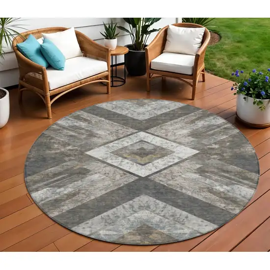 8' Brown And Gray Round Geometric Washable Indoor Outdoor Area Rug Photo 2