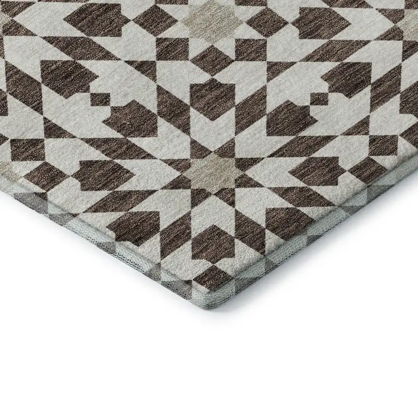 8' Brown And Ivory Geometric Washable Round Rug With UV Protection Photo 7