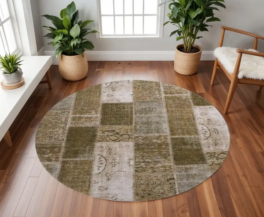 8' Brown And Ivory Patchwork Washable Round Rug With UV Protection Photo 2