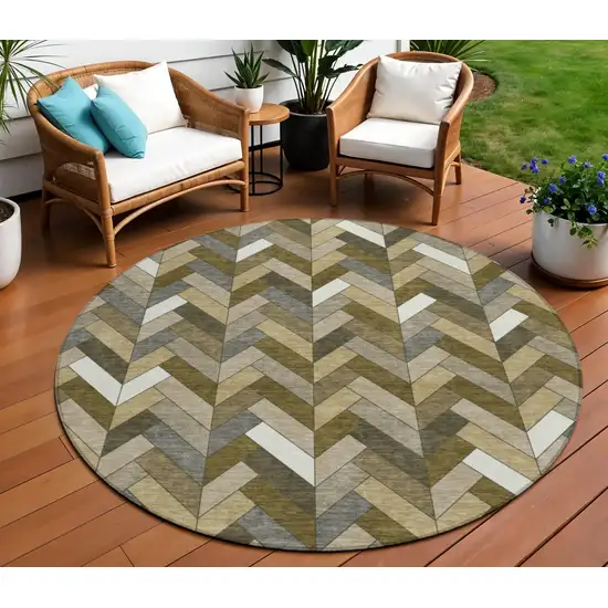 8' Brown And Ivory Round Geometric Washable Indoor Outdoor Area Rug Photo 1