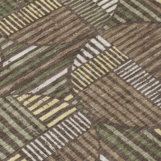 8' Brown And Linen Round Geometric Washable Indoor Outdoor Area Rug Photo 6