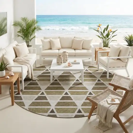 8' Brown And Pewter Round Geometric Washable Indoor Outdoor Area Rug Photo 1