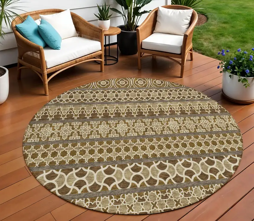 8' Brown And Taupe Round Quatrefoil Washable Indoor Outdoor Area Rug Photo 1