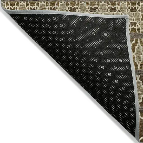8' Brown And Taupe Round Quatrefoil Washable Indoor Outdoor Area Rug Photo 2