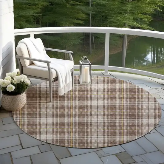 8' Brown Beige And Gold Round Plaid Washable Indoor Outdoor Area Rug Photo 8