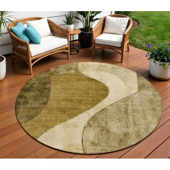 8' Brown Beige And Ivory Round Abstract Washable Indoor Outdoor Area Rug Photo 1