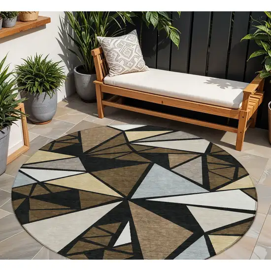 8' Brown Black And Ivory Round Geometric Washable Indoor Outdoor Area Rug Photo 1