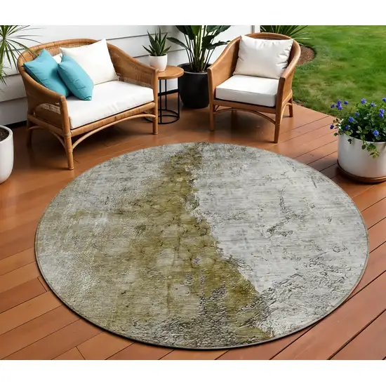 8' Brown Gray And Silver Round Abstract Washable Indoor Outdoor Area Rug Photo 1
