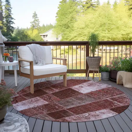 8' Burgundy Merlot And Blush Round Patchwork Washable Indoor Outdoor Area Rug Photo 5