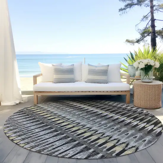 8' Charcoal Gray And Beige Round Southwestern Washable Indoor Outdoor Area Rug Photo 7