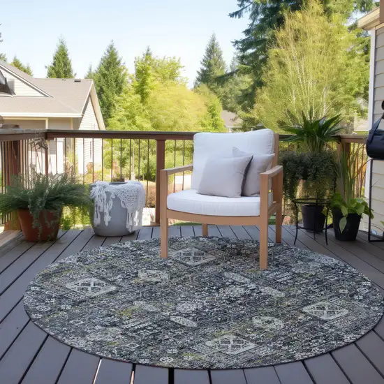 8' Charcoal Gray And Ivory Round Oriental Washable Indoor Outdoor Area Rug Photo 7
