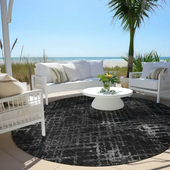8' Charcoal Gray And Silver Round Geometric Washable Indoor Outdoor Area Rug Photo 6
