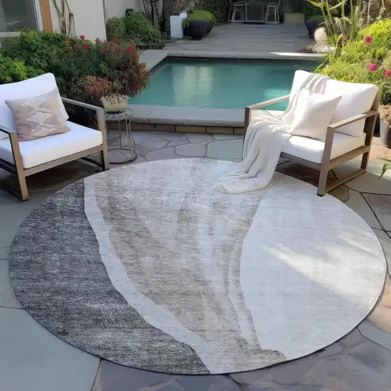 8' Charcoal Gray And Taupe Round Abstract Washable Indoor Outdoor Area Rug Photo 7