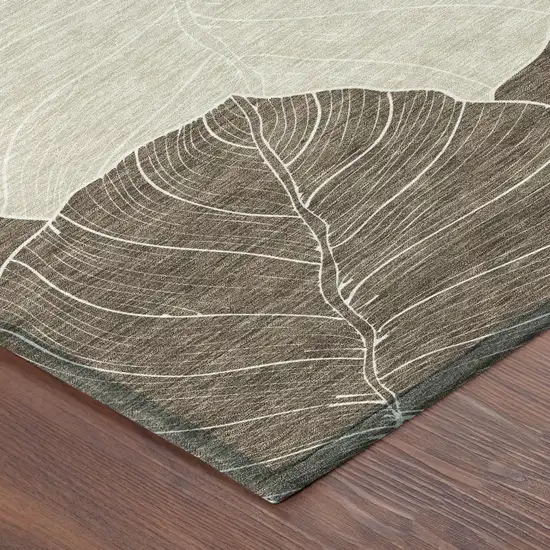 8' Chocolate And Beige Round Floral Washable Indoor Outdoor Area Rug Photo 3