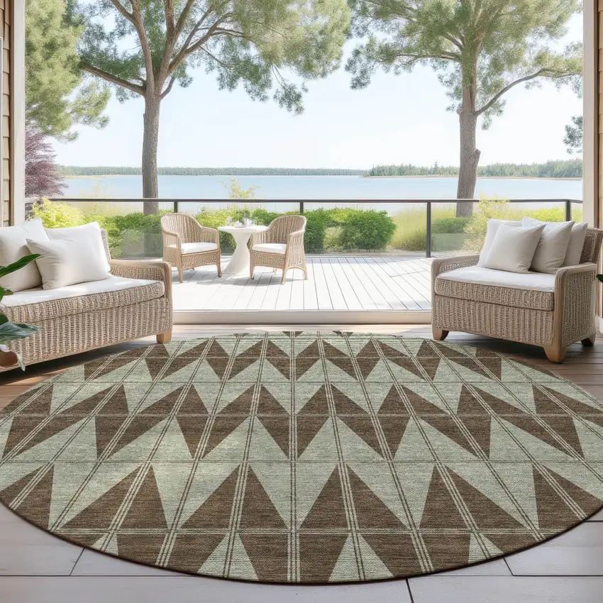 8' Chocolate And Beige Round Geometric Washable Indoor Outdoor Area Rug Photo 4