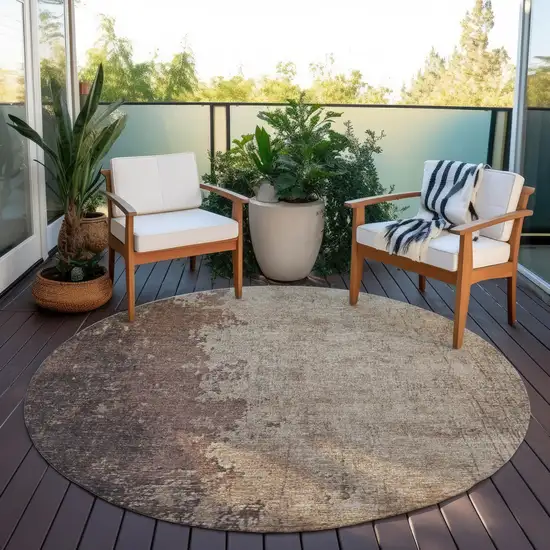 8' Chocolate And Taupe Round Abstract Washable Indoor Outdoor Area Rug Photo 5