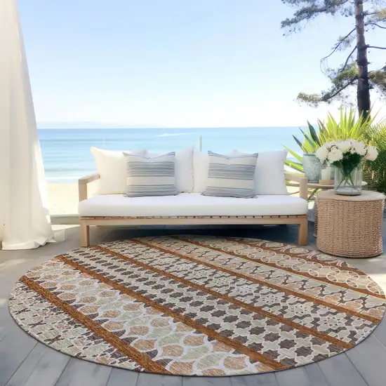 8' Chocolate And Taupe Round Quatrefoil Washable Indoor Outdoor Area Rug Photo 7