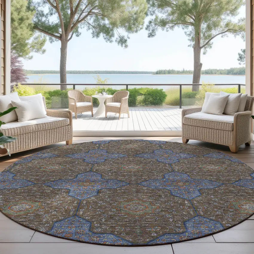 8' Chocolate Blue And Beige Round Quatrefoil Washable Indoor Outdoor Area Rug Photo 4