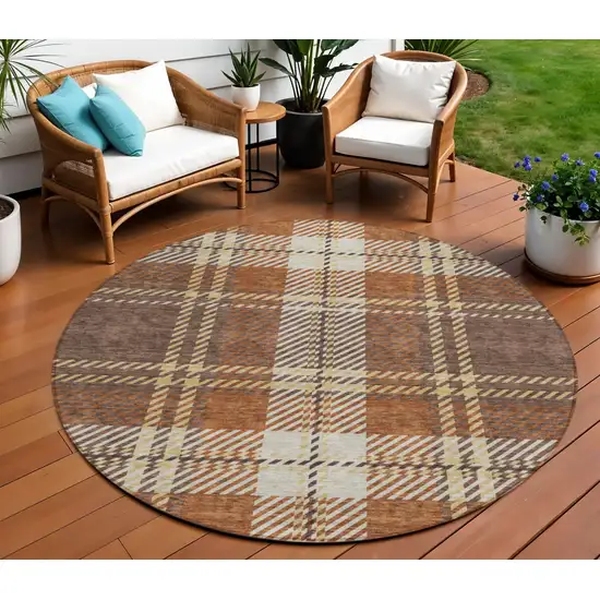 8' Chocolate Copper And Gold Round Plaid Washable Indoor Outdoor Area Rug Photo 1