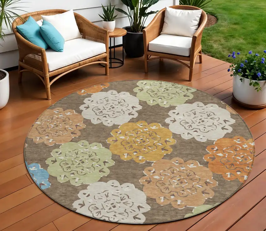 8' Chocolate Ivory And Copper Round Quatrefoil Washable Indoor Outdoor Area Rug Photo 1