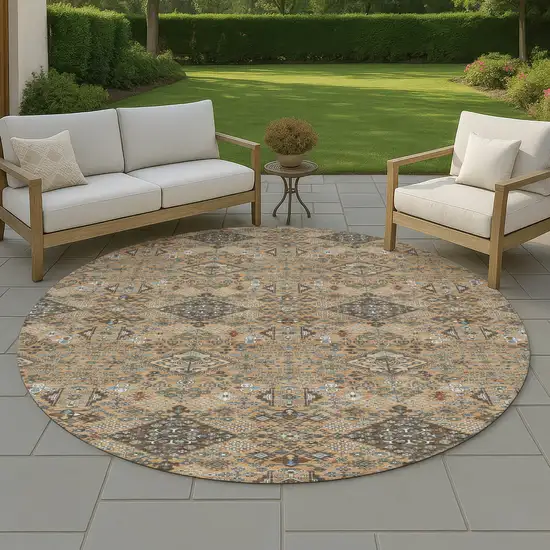8' Copper And Green Round Geometric Washable Indoor Outdoor Area Rug Photo 4