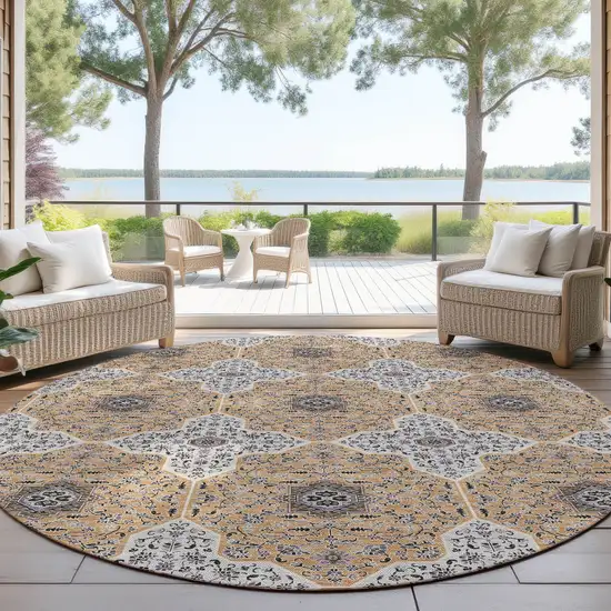 8' Copper Silver And Black Round Quatrefoil Washable Indoor Outdoor Area Rug Photo 4
