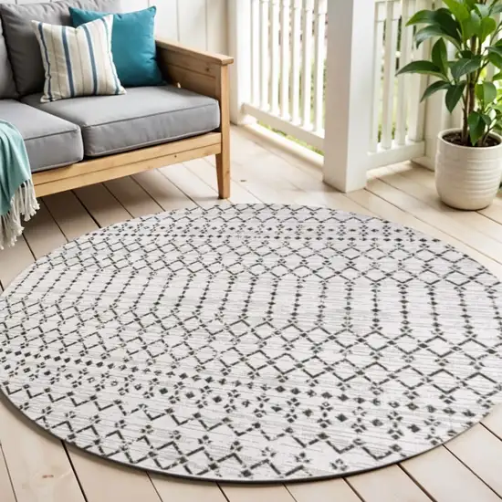 5' Cream And Black Round Trellis Indoor Outdoor Area Rug Photo 1