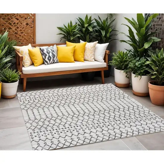 5' Cream And Black Square Trellis Indoor Outdoor Area Rug Photo 1