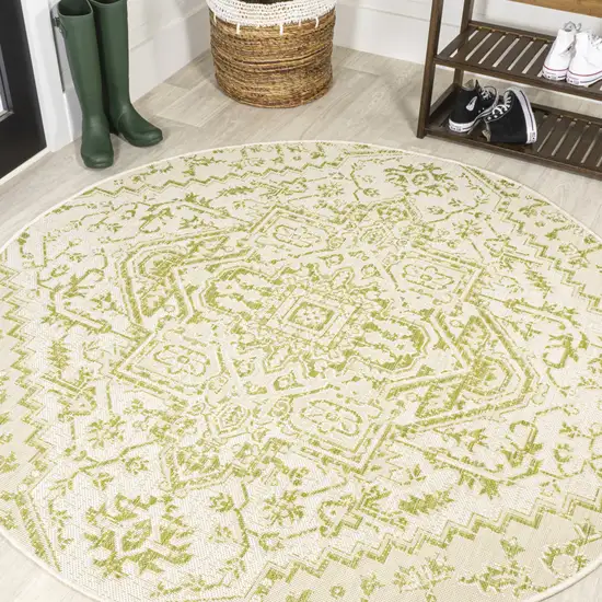 5' Cream And Green Round Medallion Indoor Outdoor Area Rug Photo 4