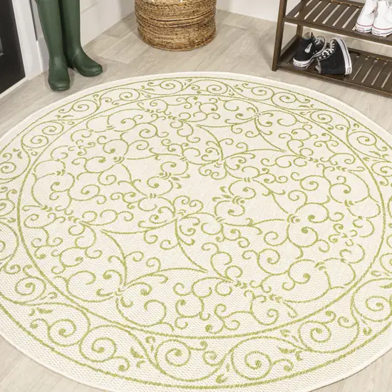 5' Cream And Green Round Medallion Indoor Outdoor Area Rug Photo 4