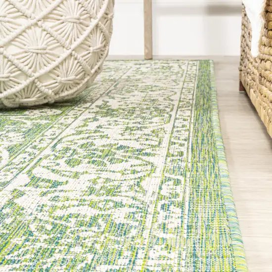 5' Cream And Green Round Medallion Indoor Outdoor Area Rug Photo 6