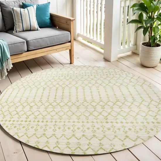 5' Cream And Green Round Trellis Indoor Outdoor Area Rug Photo 1