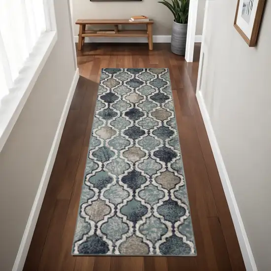 8' Gray And Ivory Quatrefoil Distressed Runner Rug Photo 1