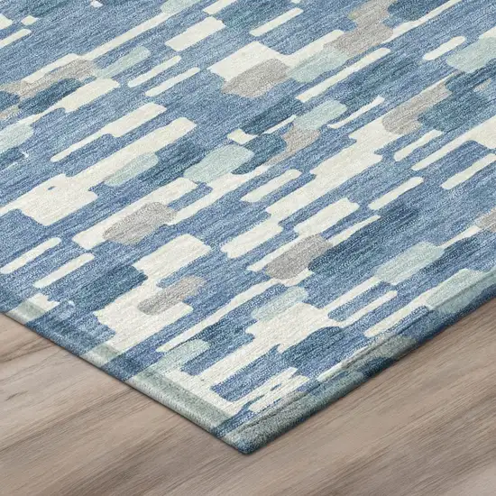 8' Denim Blue And Blue Round Geometric Washable Indoor Outdoor Area Rug Photo 4