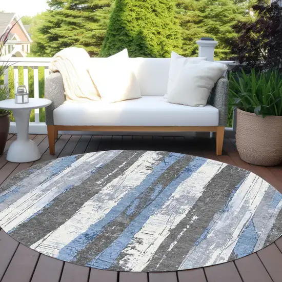 8' Denim Blue And Gray Round Striped Washable Indoor Outdoor Area Rug Photo 5