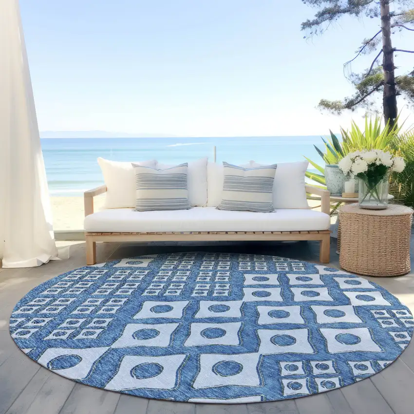 8' Denim Blue And Light Blue Round Geometric Washable Indoor Outdoor Area Rug Photo 7