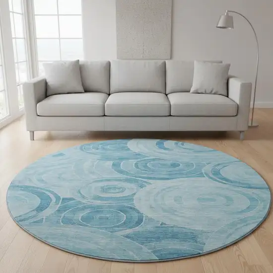8' Denim Blue And Sky Blue Geometric Washable Round Rug With UV Protection Photo 2