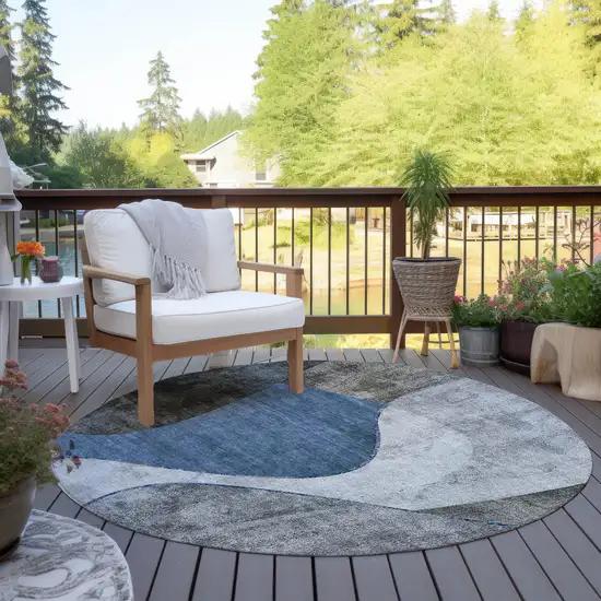 8' Denim Blue And Sky Blue Round Abstract Washable Indoor Outdoor Area Rug Photo 6