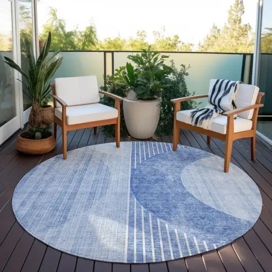 8' Denim Blue And Sky Blue Round Geometric Washable Indoor Outdoor Area Rug Photo 6