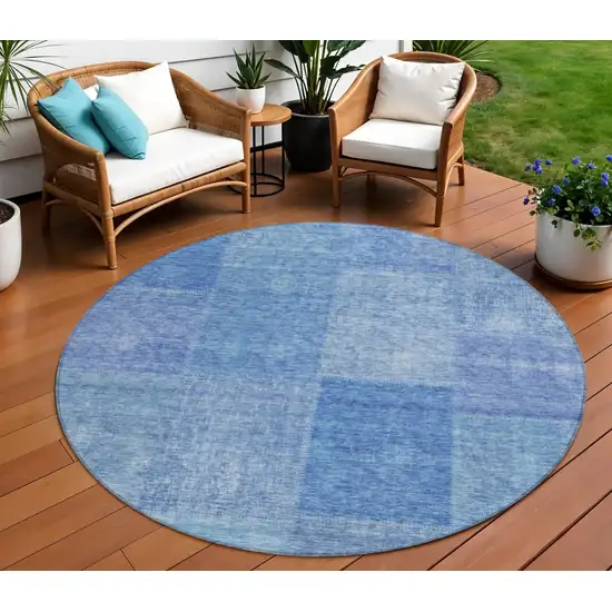 8' Denim Blue And Sky Blue Round Patchwork Washable Indoor Outdoor Area Rug Photo 1