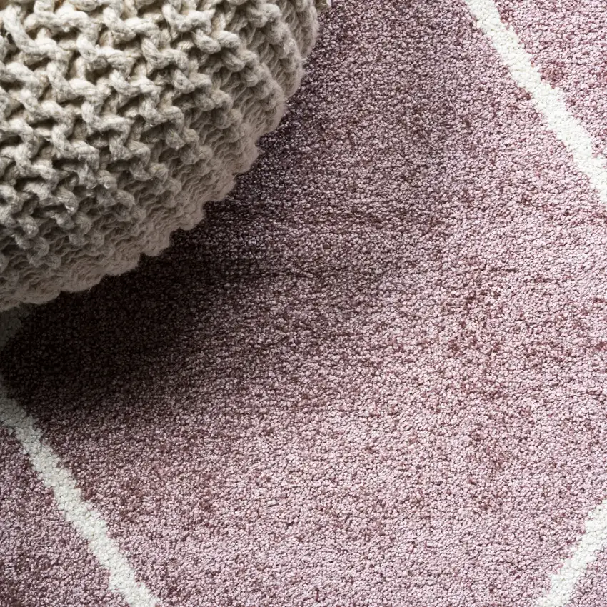 5' Diamond Round Rug Photo 6