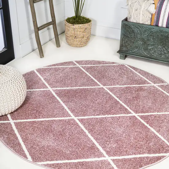 5' Diamond Round Rug Photo 4